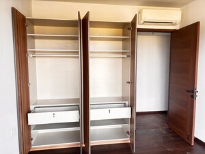 Building Lobby in 3.5 BHK Builder Floor at Smart World Gems, Sector 89 – for Rent