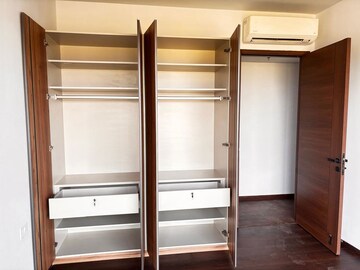 Building Lobby in 3.5 BHK Builder Floor at Smart World Gems, Sector 89 – for Rent