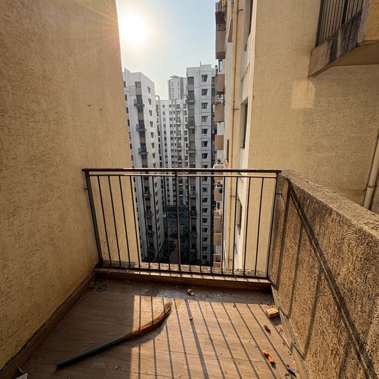 Balcony, lodha-palava-downtown-dombivli-east 1 Bedroom 508 Sq.Ft. Apartment In Taloja Bypass Road Thane 10036181