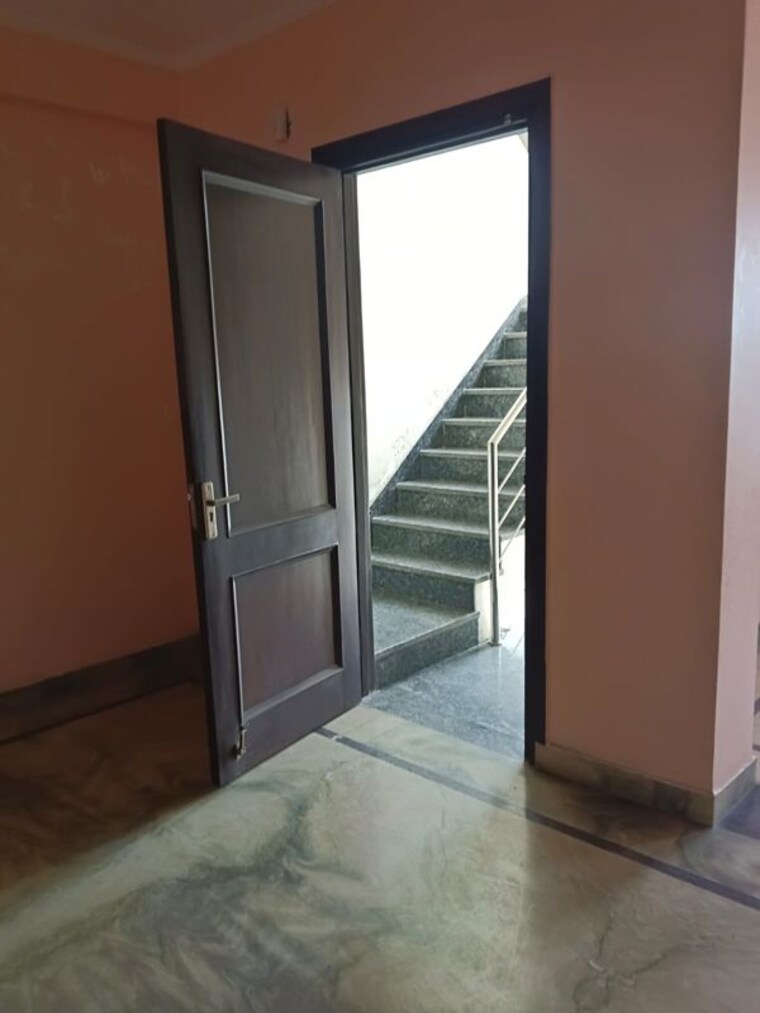 Room, sector 55 2.5 Bedroom 950 Sq.Ft. Independent House In Sector 55 Noida 10036187