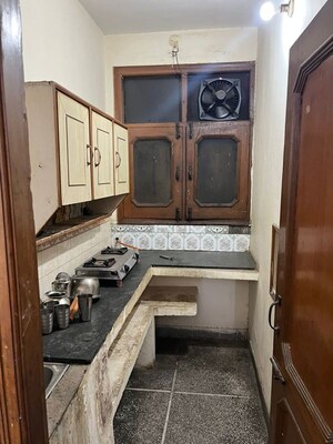 Kitchen in 3 BHK Builder Floor at Sector 43 – for Rent