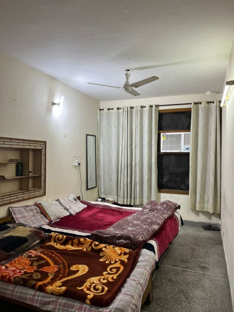 Bedroom, sector 43 3 Bedroom 1500 Sq.Ft. Builder Floor In Sector 43 Chandigarh 10036192