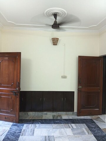 Furnished Amenities in 2 BHK Builder Floor at Malviya Nagar – for Rent