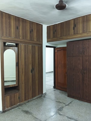 Room in 2 BHK Builder Floor at Malviya Nagar – for Rent