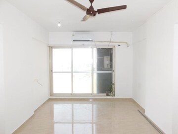 Bedroom in 2 BHK Apartment at LK Umang Heights, Andheri West – for Rent