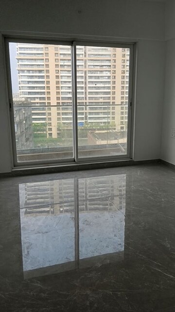Bedroom in 3 BHK Apartment at Andheri West – for Rent