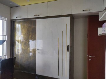 Room in 3 BHK Apartment at Kolte Patil Life Republic, Hinjewadi – for Rent