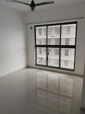 1 BHK Apartment For Rent in UK Iridium, Kandivali East