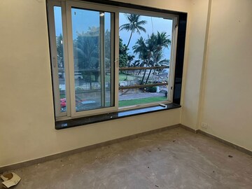 Room in 2 BHK Apartment at Palm Beach Apartments, Versova – for Sale