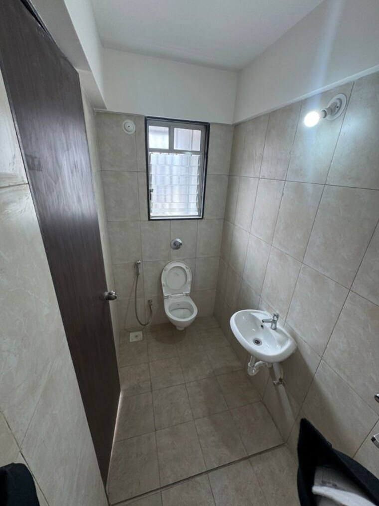 Bathroom, utsav-51-balewadi-residences 2 Bedroom 750 Sq.Ft. Apartment In Balewadi Pune 10036163