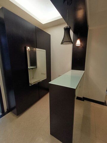 Team Area in 4 BHK Apartment at Kabir Apartment, Juhu – for Rent