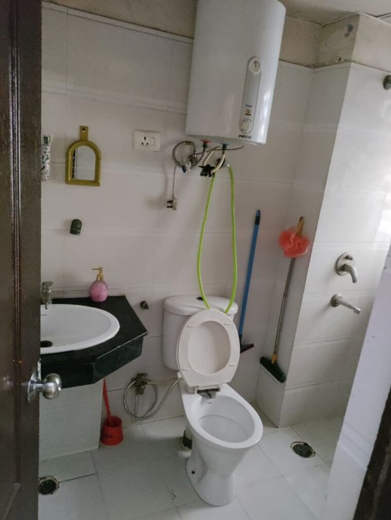 Bathroom, charms-castle 2 Bedroom 950 Sq.Ft. Apartment In Raj Nagar Extension Ghaziabad 10036299
