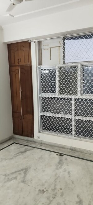 Balcony in 2 BHK Apartment at Supertech Rameshwar Orchids, Dabur Chowk – for Rent