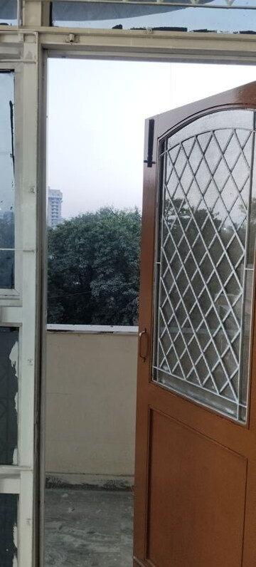 Balcony in 2 BHK Apartment at Supertech Rameshwar Orchids, Dabur Chowk – for Rent