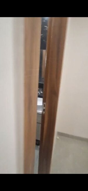 Furnished Amenities in 3 BHK Builder Floor at BPTP Parkland Pride, Sector 77 – for Rent