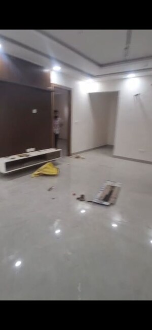 Room in 3 BHK Builder Floor at BPTP Parkland Pride, Sector 77 – for Rent
