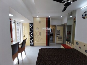 Living Room in 4 BHK Apartment at Malabar Hill – for Rent