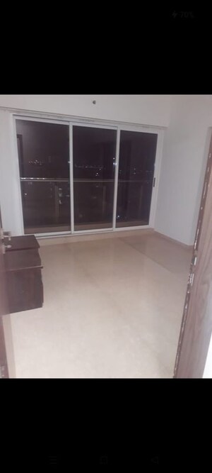 Room in 3 BHK Apartment at Omkar Vayu, Mahim – for Rent