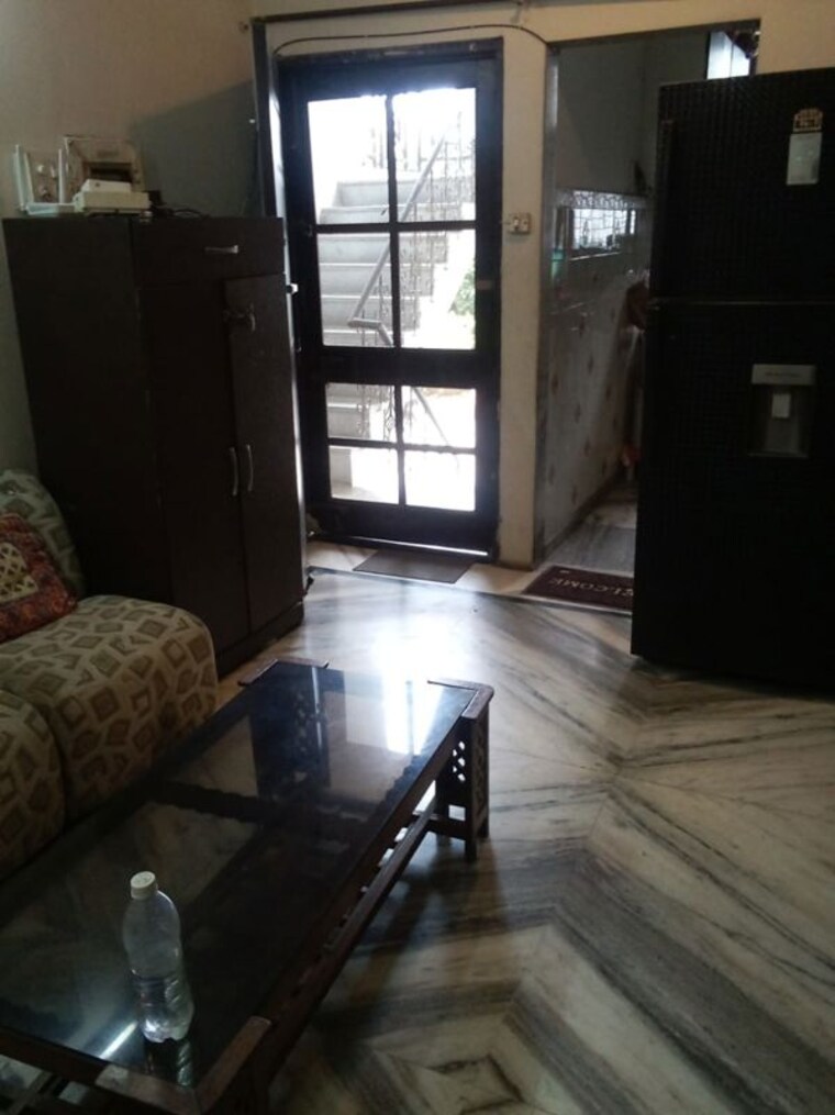 Living Room, sushant lok i 3 Bedroom 300 Sq.Yd. Builder Floor In Sushant Lok I Gurgaon 10036390