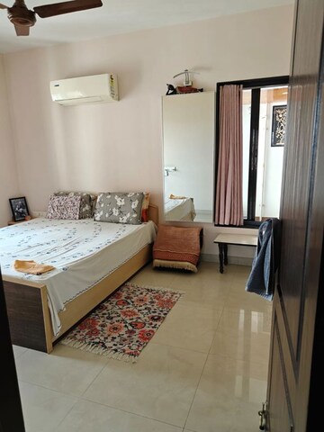 Bedroom in 2 BHK Apartment at Mittal Phoenix Tower, Lower Parel – for Rent