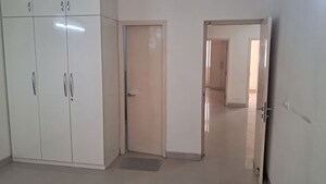 Room in 3 BHK Apartment at Smart World Orchard, Sector 61 – for Rent