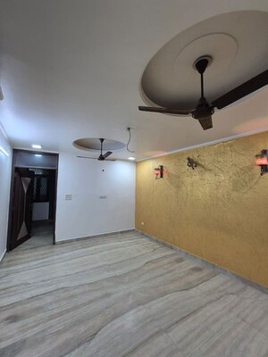 2 BHK Builder Floor For Rent in Saket
