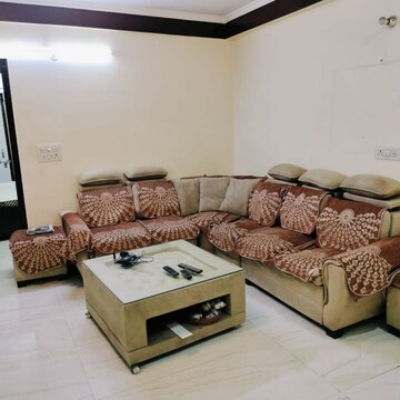 Living Room in 3 BHK Builder Floor at Sector 52 – for Rent