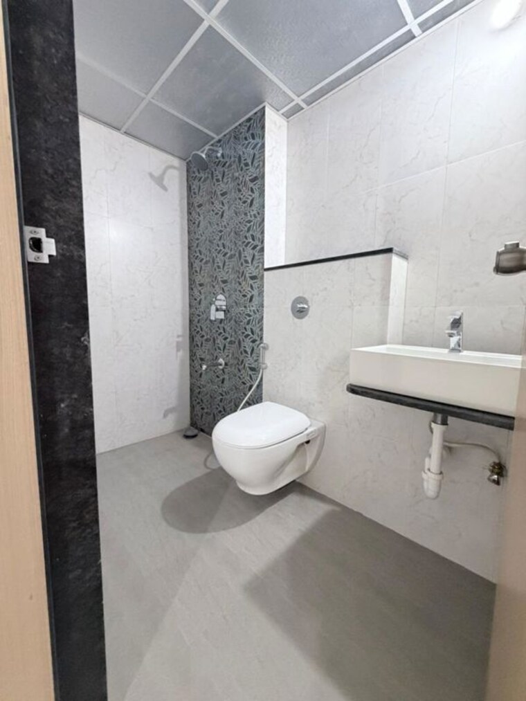 Bathroom, kohinoor-courtyard-one 2 Bedroom 721 Sq.Ft. Apartment In Wakad Pune 10036454