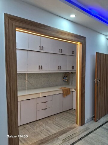 Room in 2 BHK Apartment at Neelam Vihar, Vaishali Sector 3 – for Rent