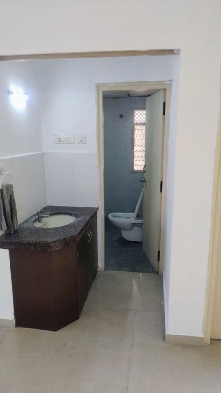 Bathroom, fomra-tribhuvan 3 Bedroom 1397 Sq.Ft. Apartment In Mogappair West Chennai 10036442