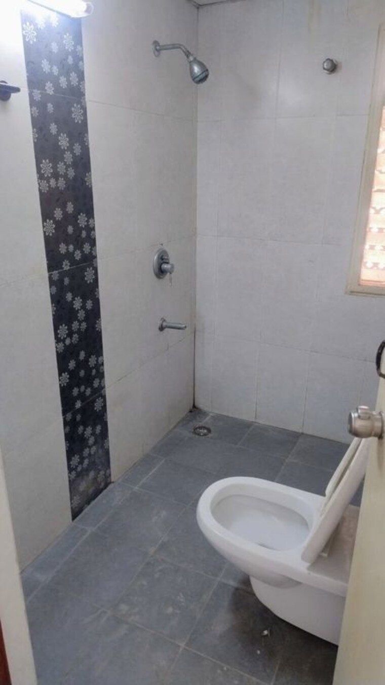 Bathroom, fomra-tribhuvan 3 Bedroom 1397 Sq.Ft. Apartment In Mogappair West Chennai 10036442