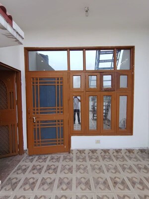 Room in 1 BHK Builder Floor at Niti Khand Iii – for Rent
