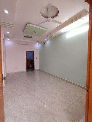 Room in 1 BHK Builder Floor at Niti Khand Iii – for Rent