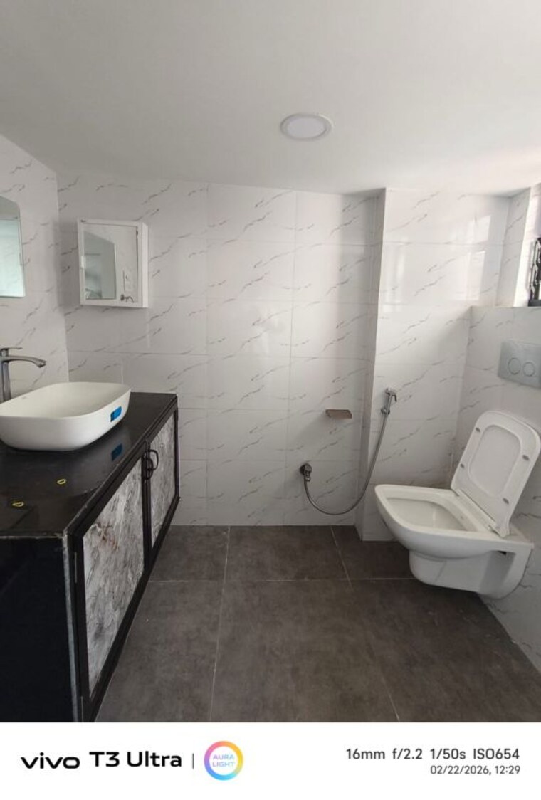 Bathroom, karachi-citizens-chs 2 Bedroom 750 Sq.Ft. Apartment In Juhu Mumbai 10028881