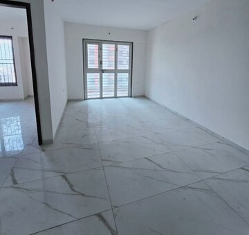 Room in 2 BHK Apartment at Kohinoor Sapphire, Tathawade – for Rent