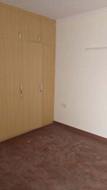 Room in 3 BHK Apartment at Cosmos Express 99, Sector 99 – for Sale