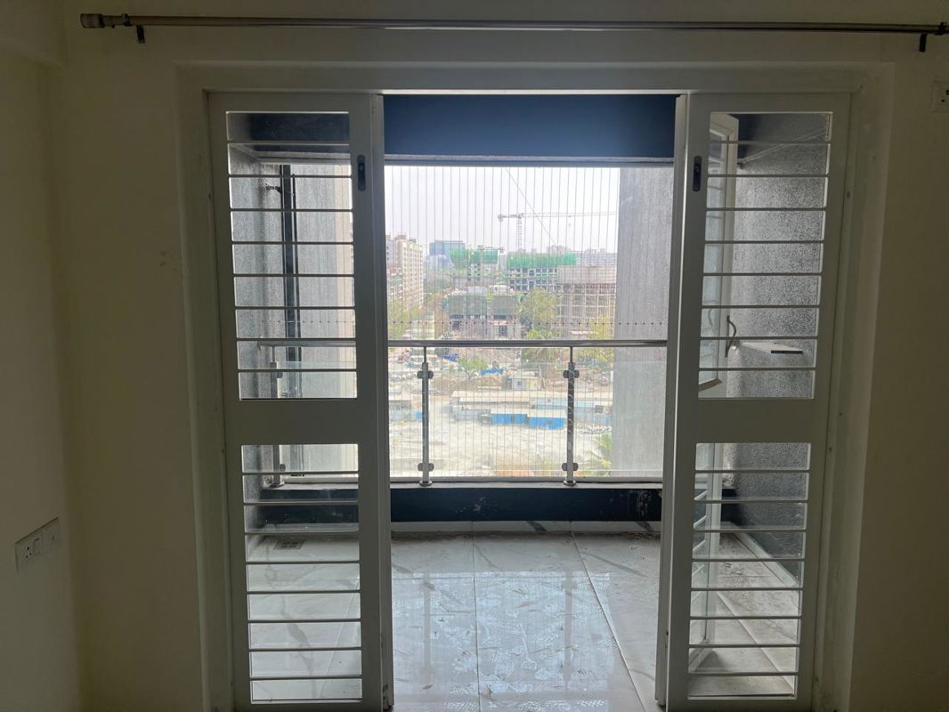 3 BHK 1040 Sq.Ft. Apartment in Engineers IOS