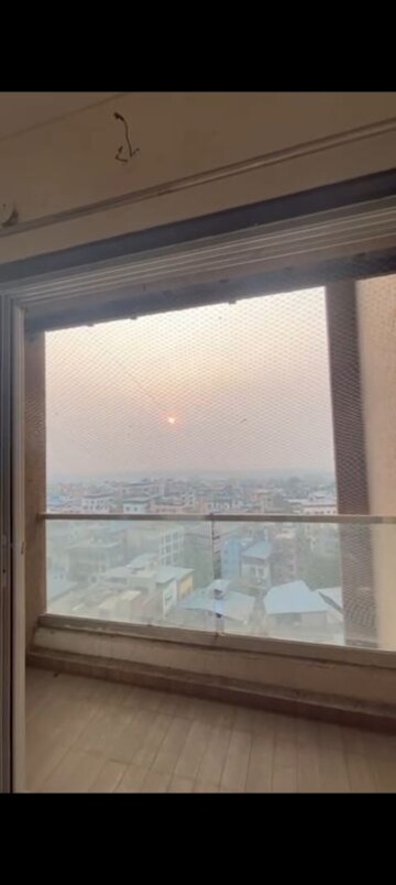 Room in 2 BHK Apartment at Tricity Promenade, Seawoods – for Rent