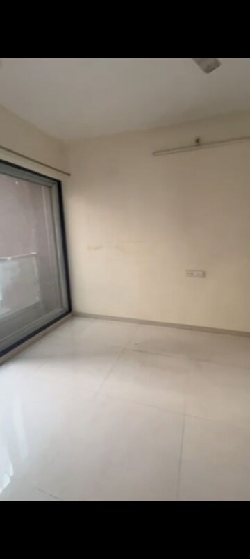 Room in 2 BHK Apartment at Tricity Promenade, Seawoods – for Rent