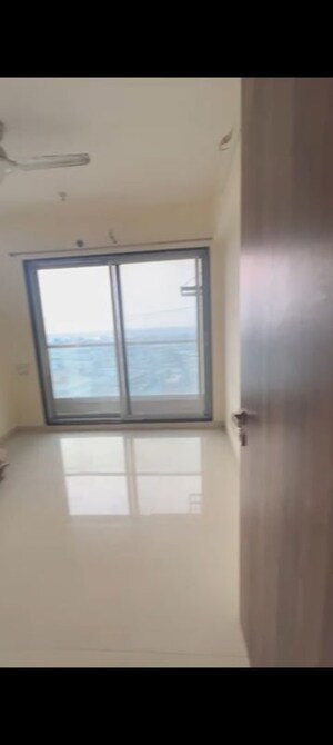 Room in 2 BHK Apartment at Tricity Promenade, Seawoods – for Rent