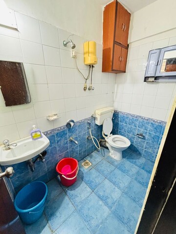 Team Area in 2 BHK Apartment at Jyoti Complex, Goregaon East – for Rent