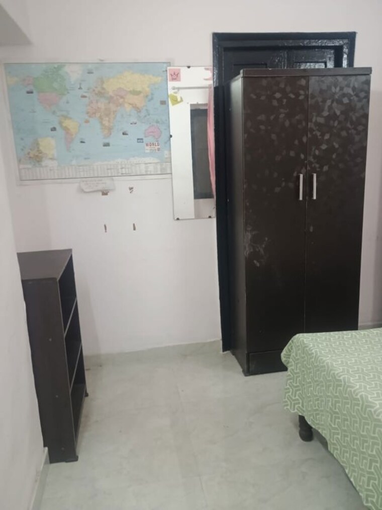 Room, safdarjung enclave 1 RK 103 Sq.Yd. Apartment In Safdarjung Enclave Delhi 10036532