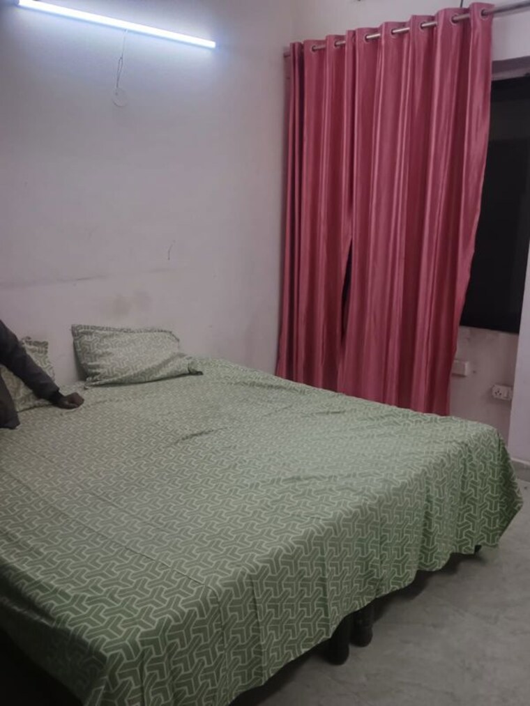 Bedroom, safdarjung enclave 1 RK 103 Sq.Yd. Apartment In Safdarjung Enclave Delhi 10036532