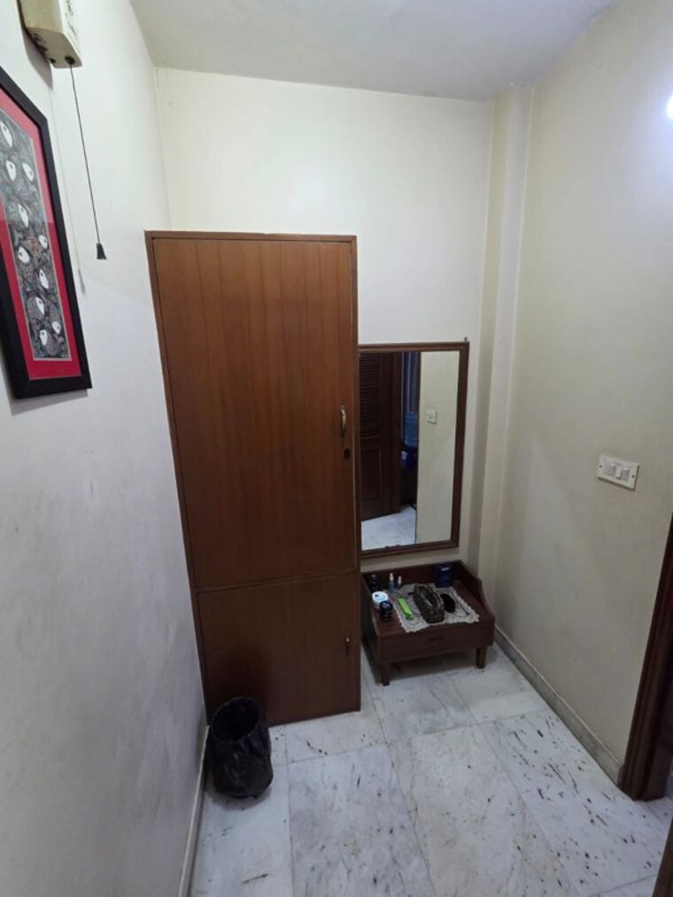 Nearby, sector 33a noida 1 RK 450 Sq.Ft. Builder Floor In Sector 33a Noida Noida 10036527