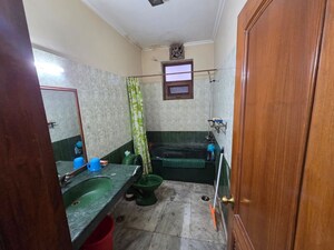 Bathroom in 1 RK Builder Floor at Sector 33a Noida – for Rent