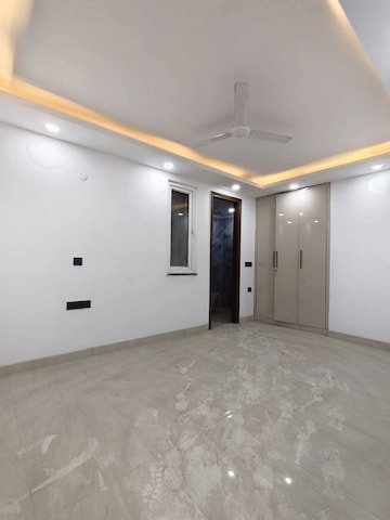 Room in 3 BHK Builder Floor at Saket – for Rent