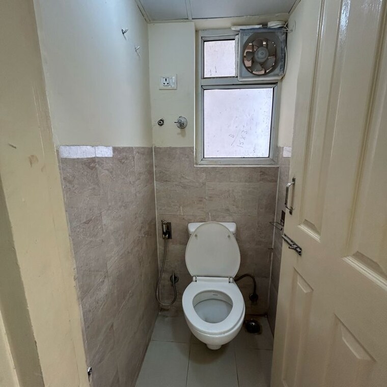 Bathroom, wave-dream-homes 1 Bedroom 372 Sq.Ft. Apartment In Ram Nagar Ghaziabad 10036558