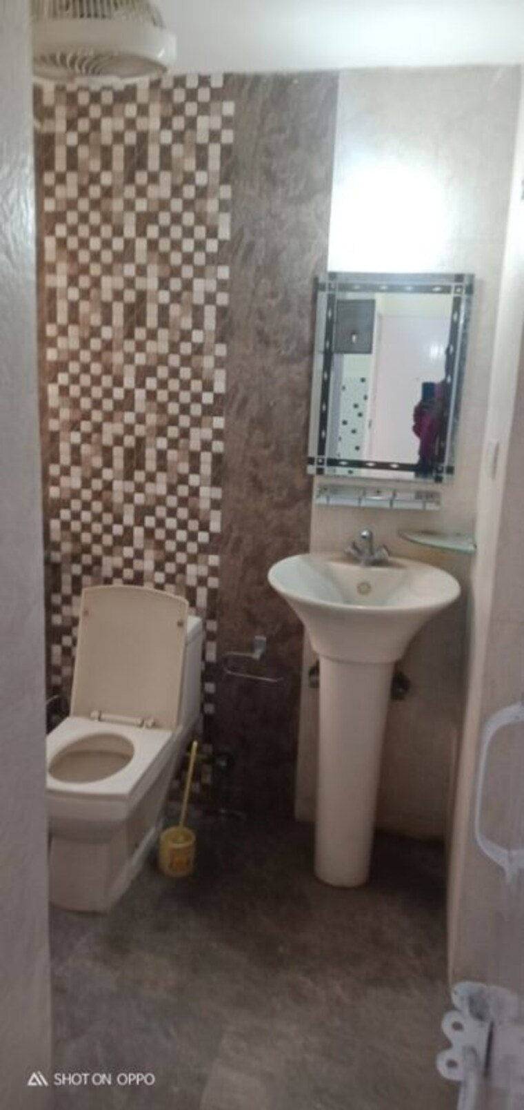 Bathroom, vasant kunj 3.5 Bedroom 1800 Sq.Ft. Apartment In Vasant Kunj Delhi 10036565