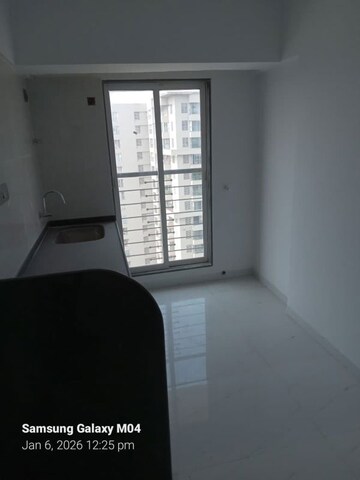 Room in 2 BHK Apartment at Jyoti Tower Andheri West, Andheri West – for Sale