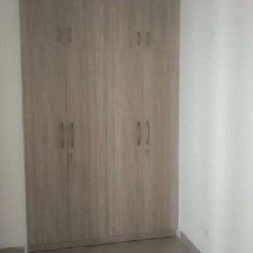 Bathroom in 3 BHK Apartment at Emaar Emerald Estate, Medawas – for Rent